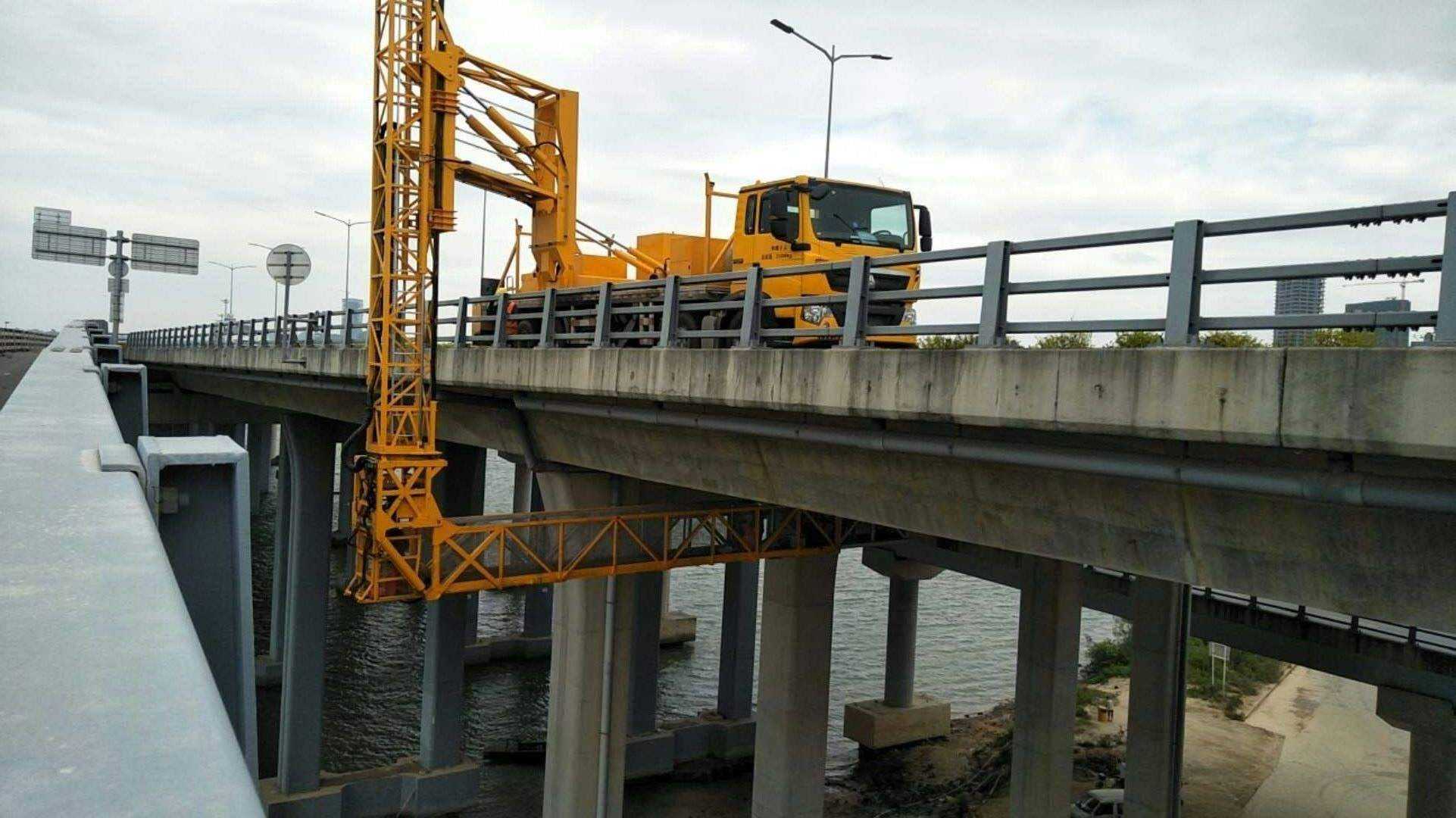 橋梁檢測(cè)車