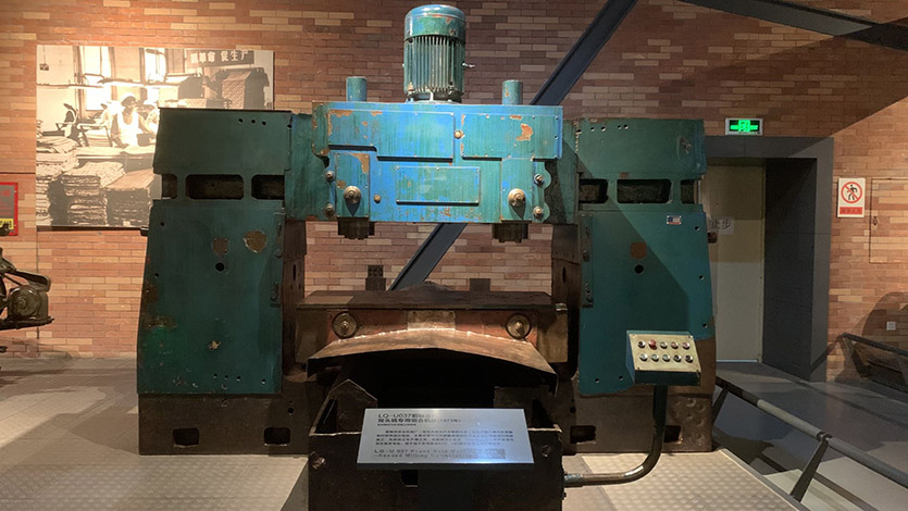 雙頭銑專(zhuān)用組合機(jī)床