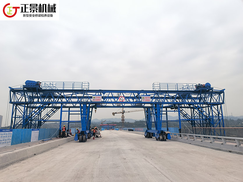 橋梁側(cè)面施工臺車